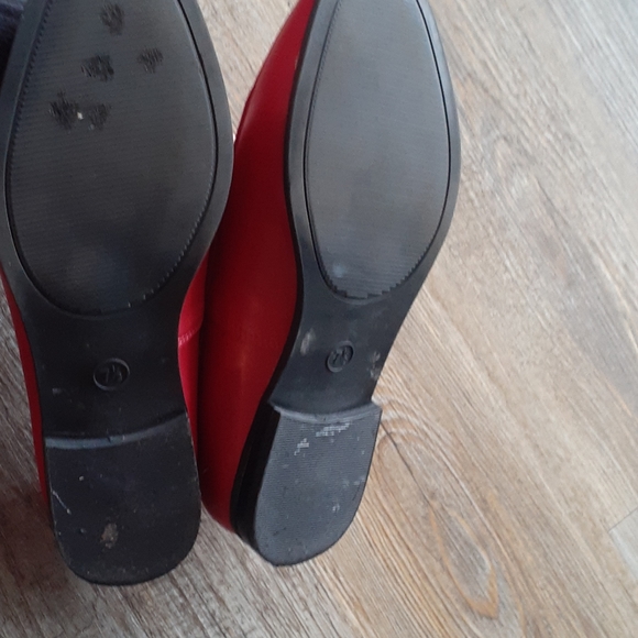 Shoes - Picture 2 of 4